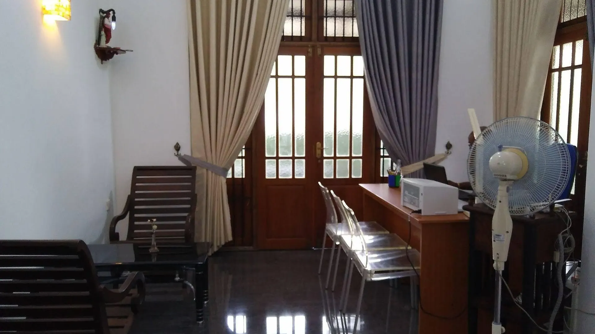 West Dene Bed and Breakfast Νεγκόμπο